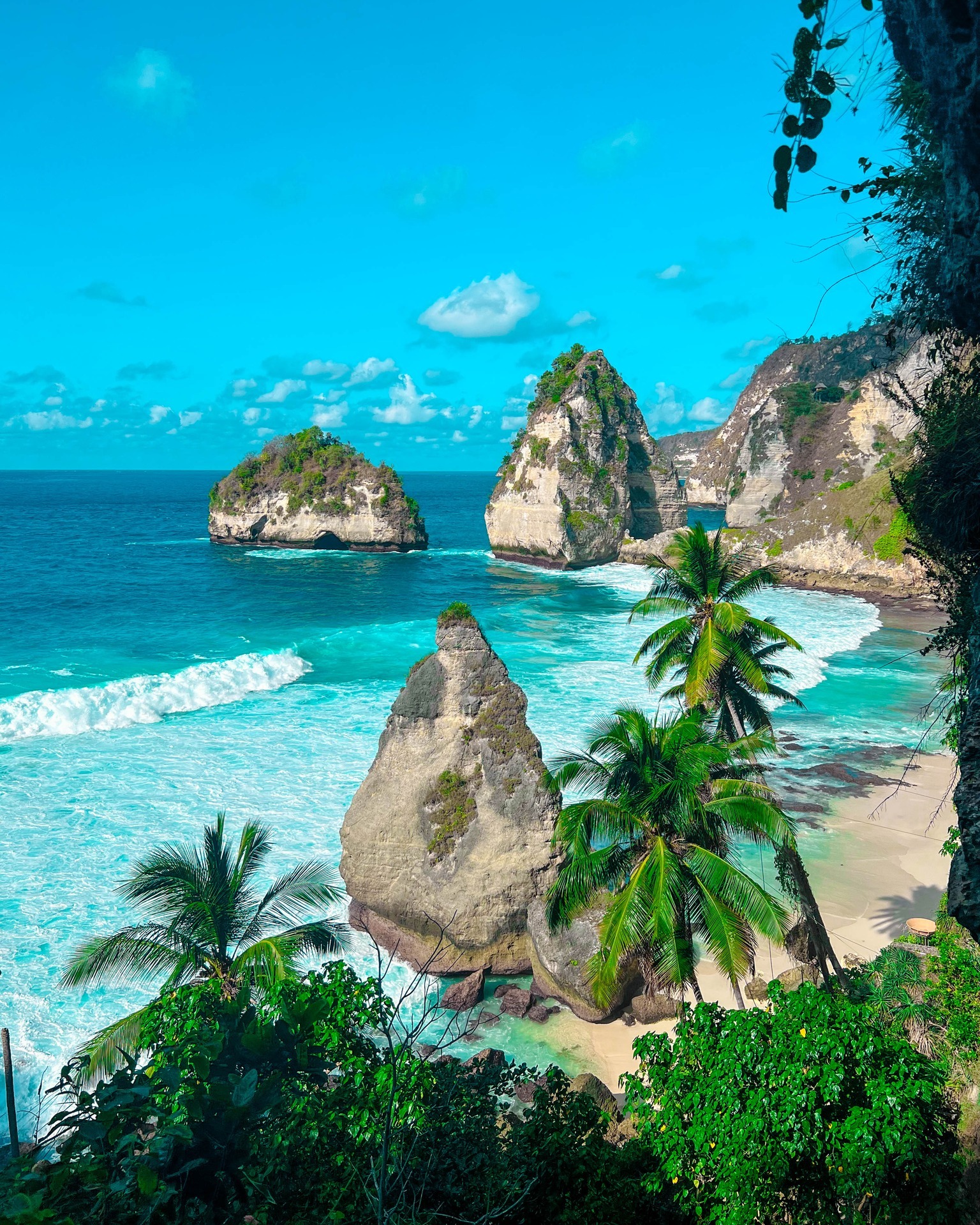 Diamond beach cliffs in Bali, Indonesia