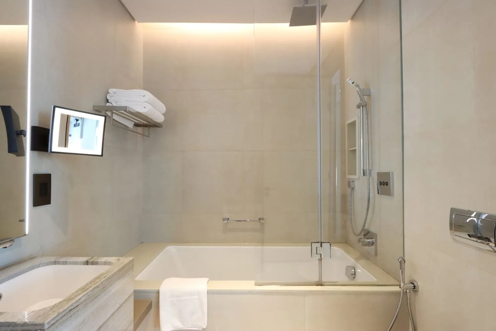 1BHK Coastal Living with Amazing Sea & Marina Views, Dubai