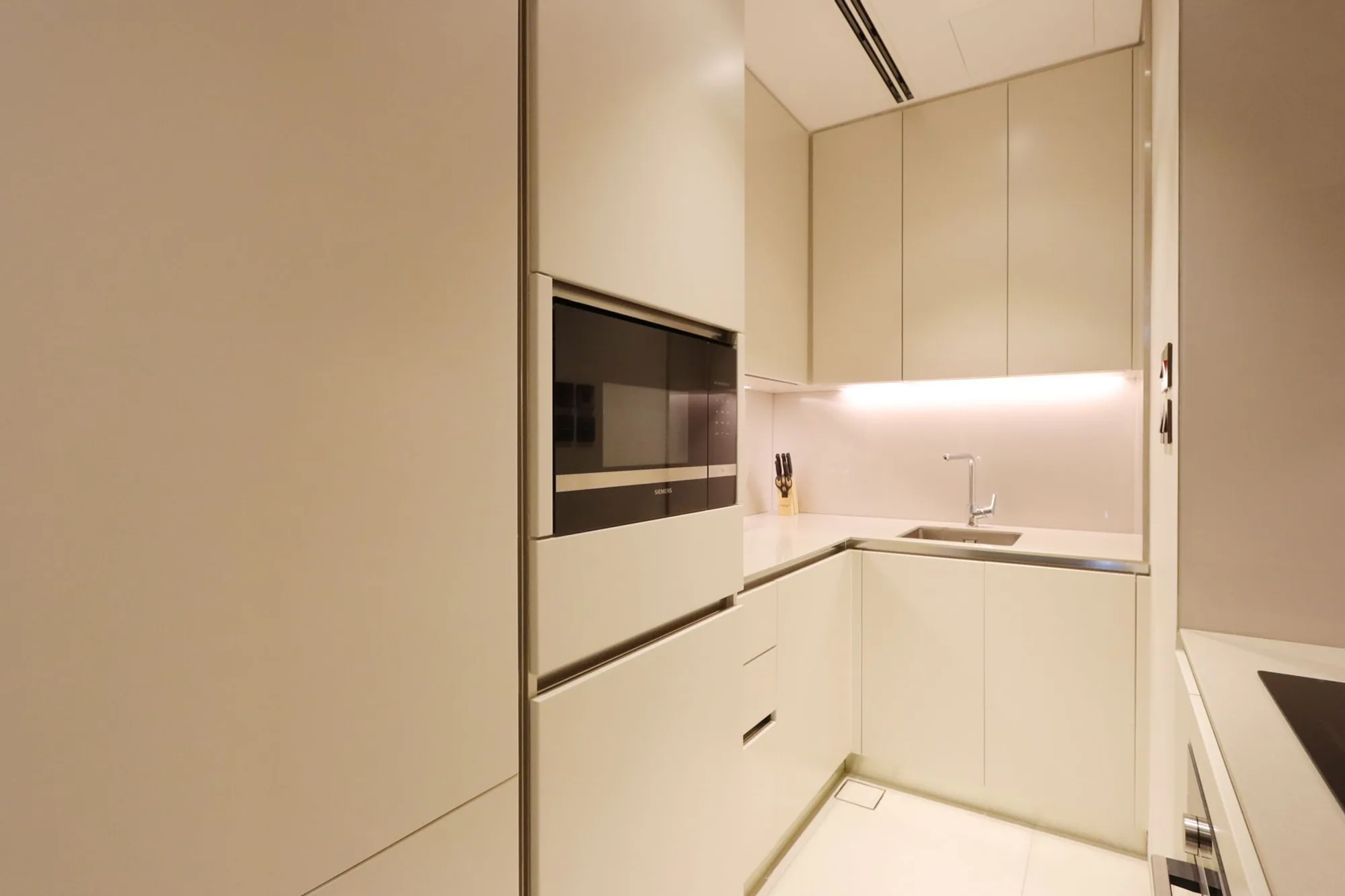 1BHK with Marina Views and Beach Access, Dubai