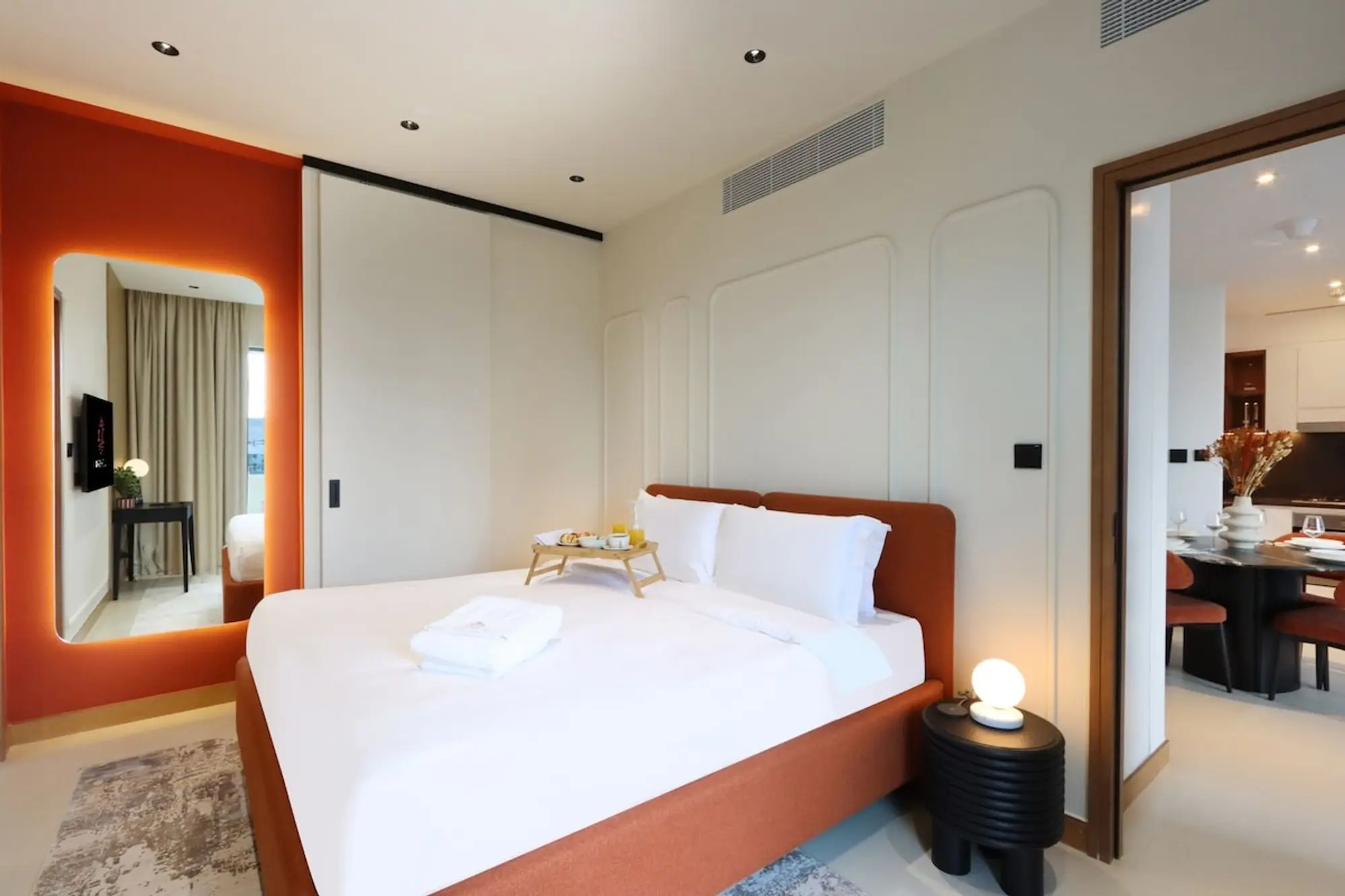 1BR Gem with Stunning Marina Views, Close to Metro, Dubai