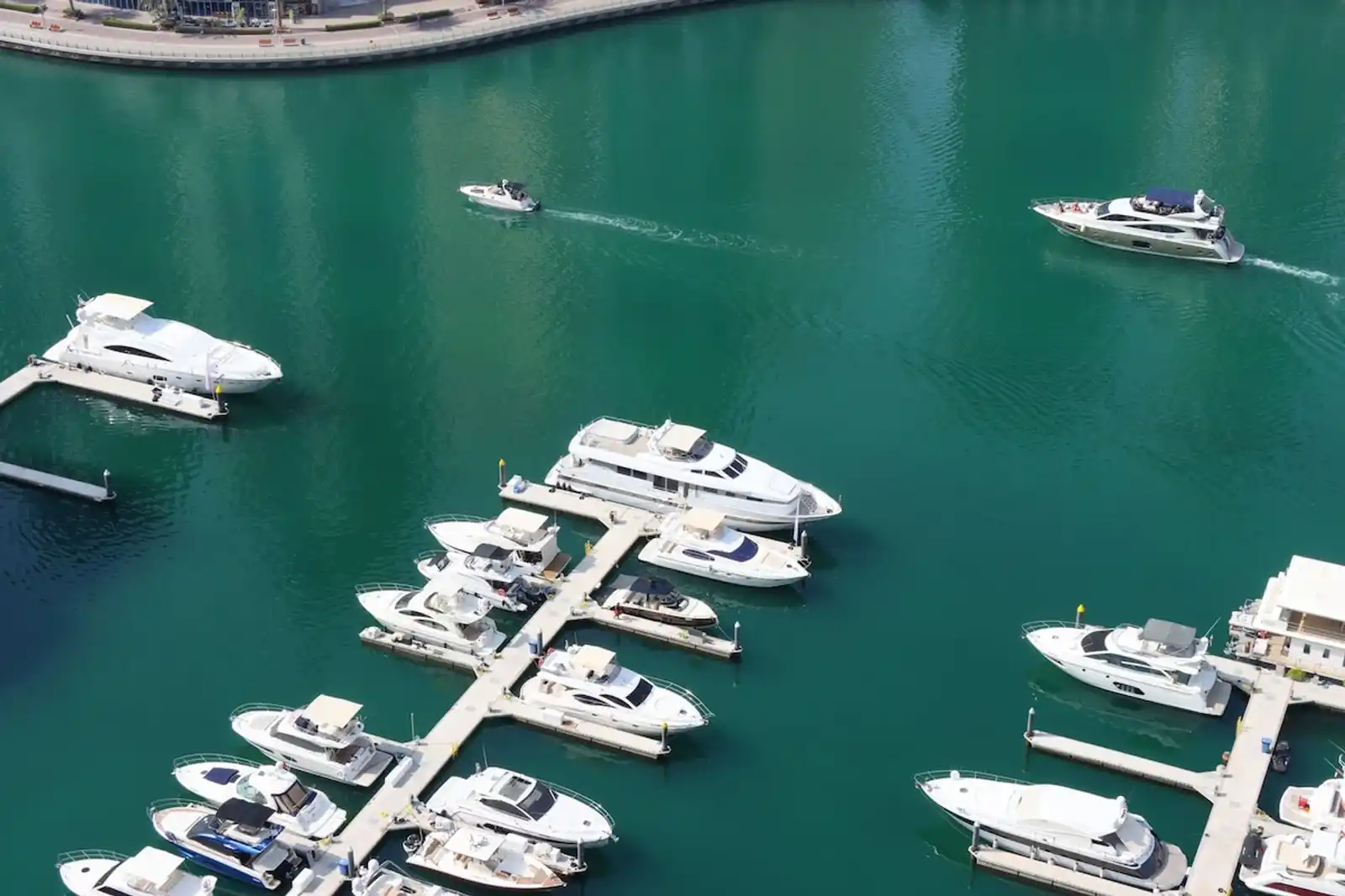 1BR Gem with Stunning Marina Views, Close to Metro, Dubai