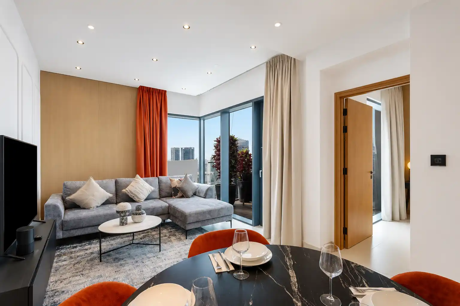 1BR Gem with Stunning Marina Views, Close to Metro, Dubai
