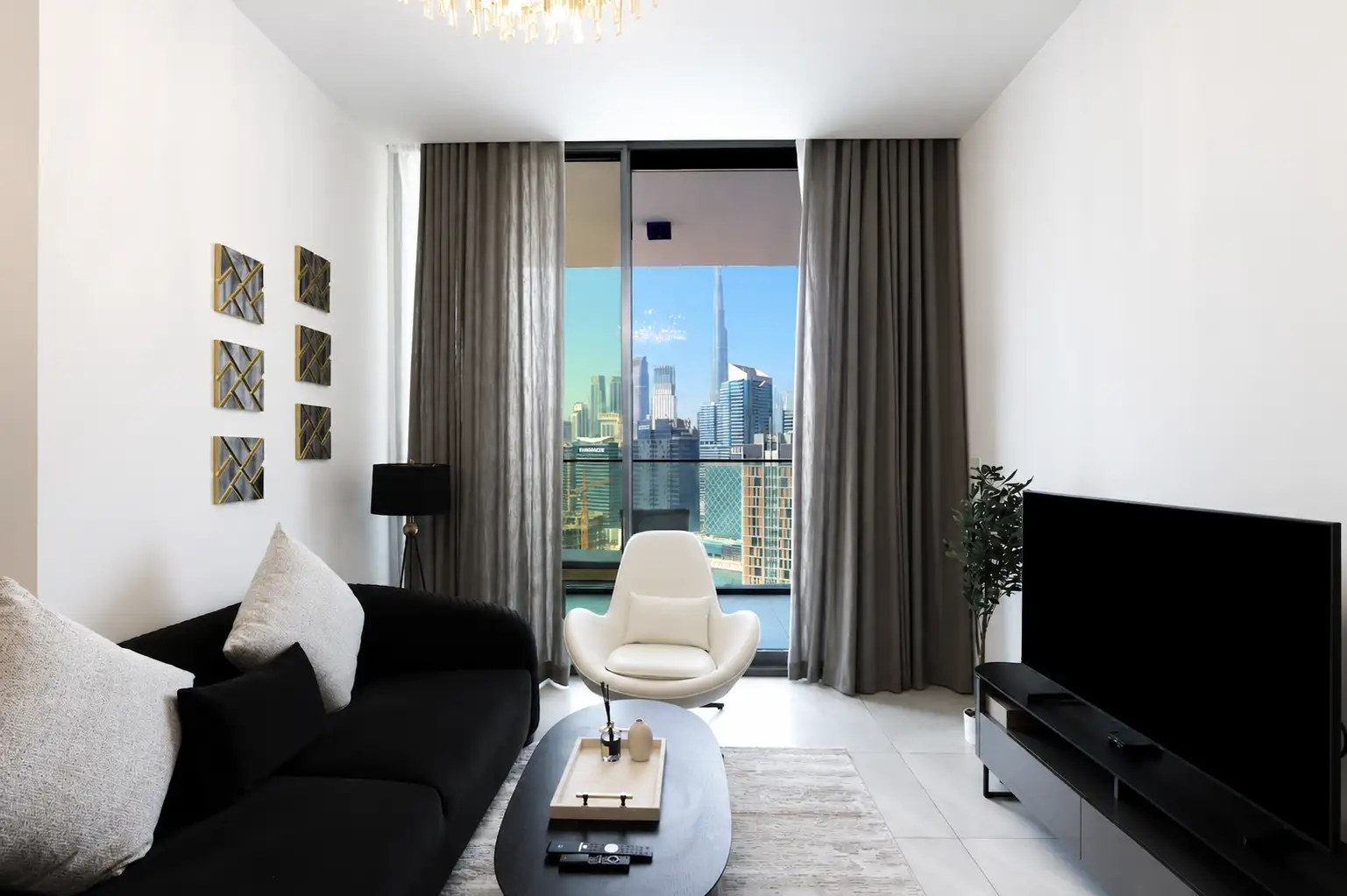 1BR Paragon Tower, Dubai
