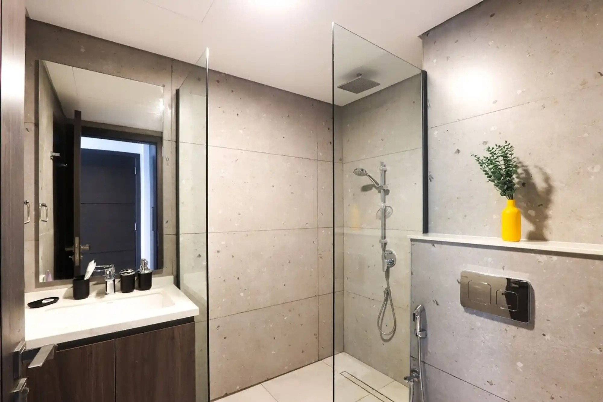 1BR Paragon Tower, Dubai