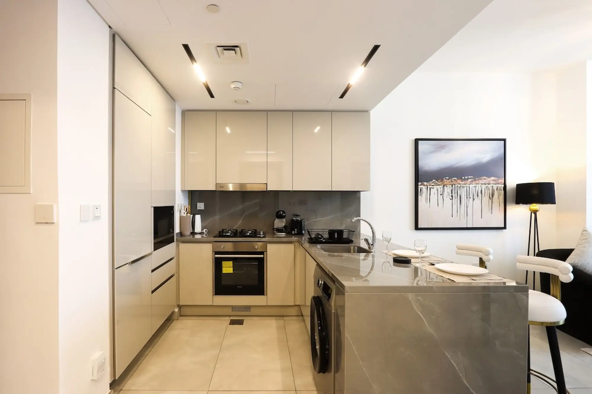 1BR Paragon Tower, Dubai