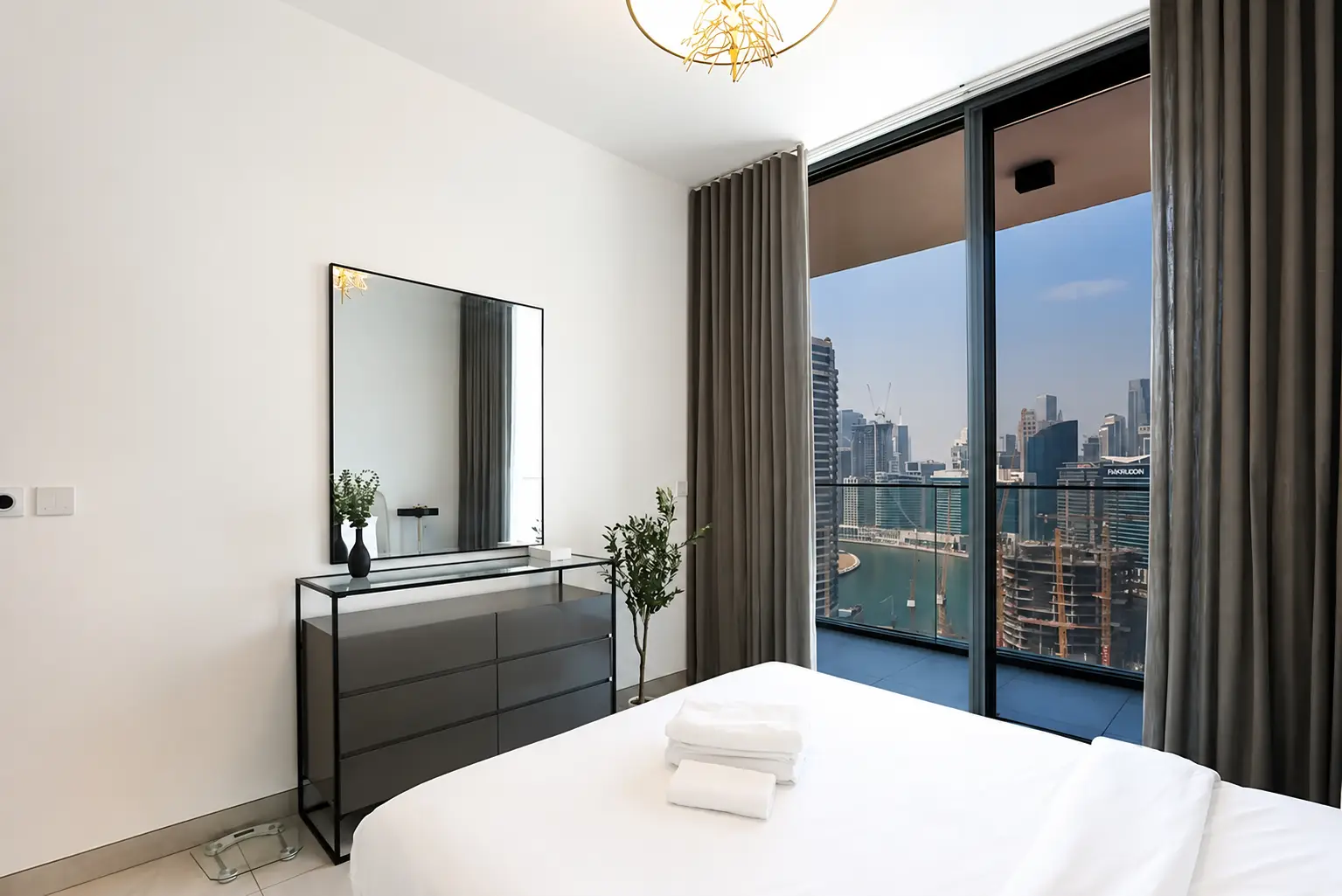 1BR Paragon Tower, Dubai