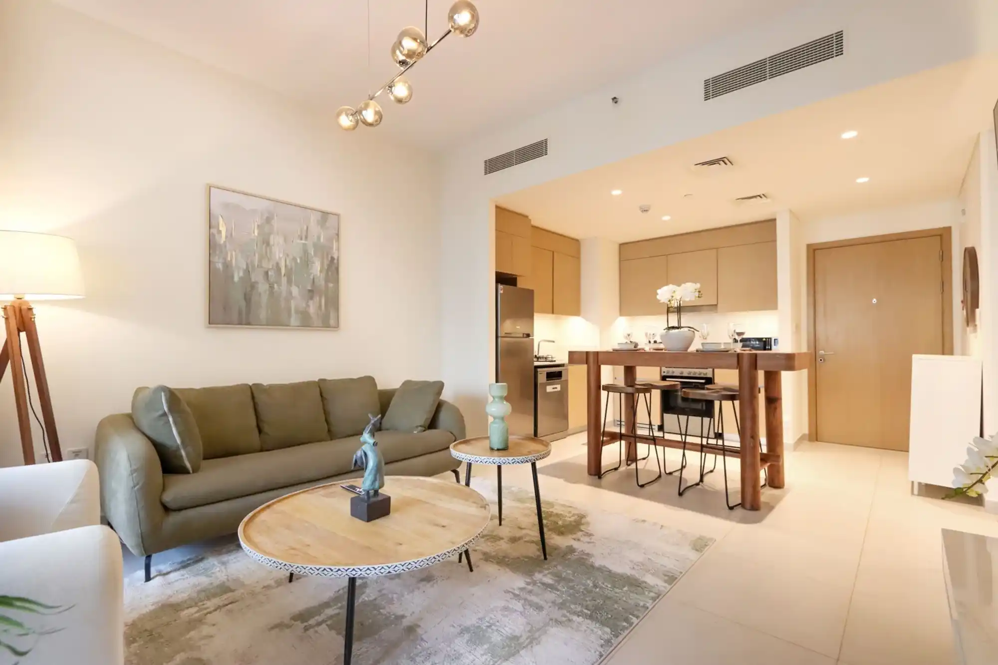 1BR Retreat, Free Access to Creek Lagoon, Dubai