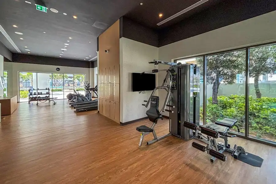 1BR Retreat, Free Access to Creek Lagoon, Dubai