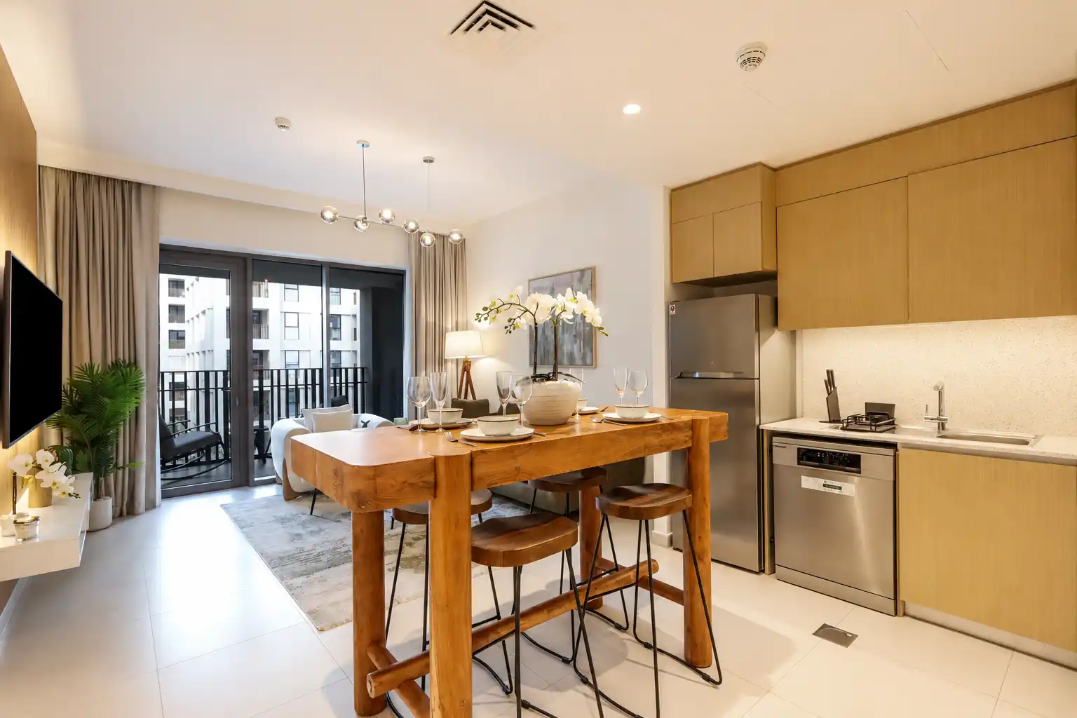 1BR Retreat, Free Access to Creek Lagoon, Dubai