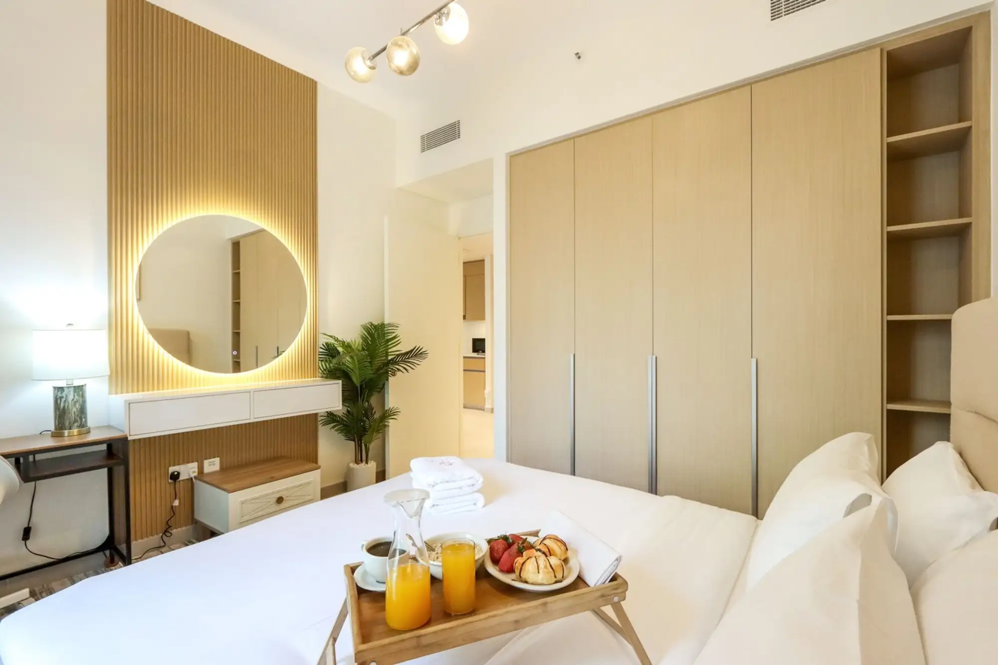 1BR Retreat, Free Access to Creek Lagoon, Dubai