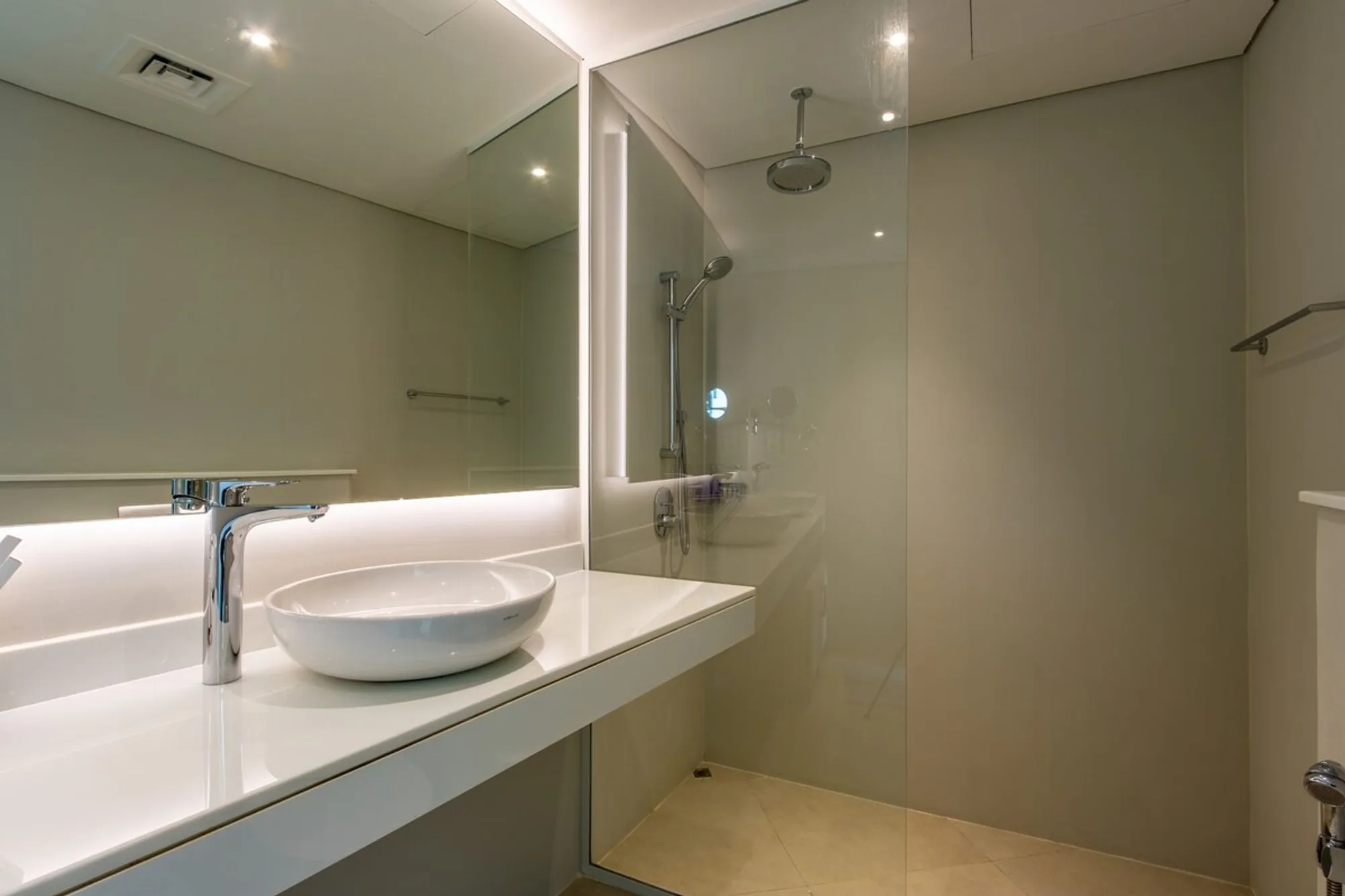 1BR Sea & Skyline Views in Seven Palm, Dubai