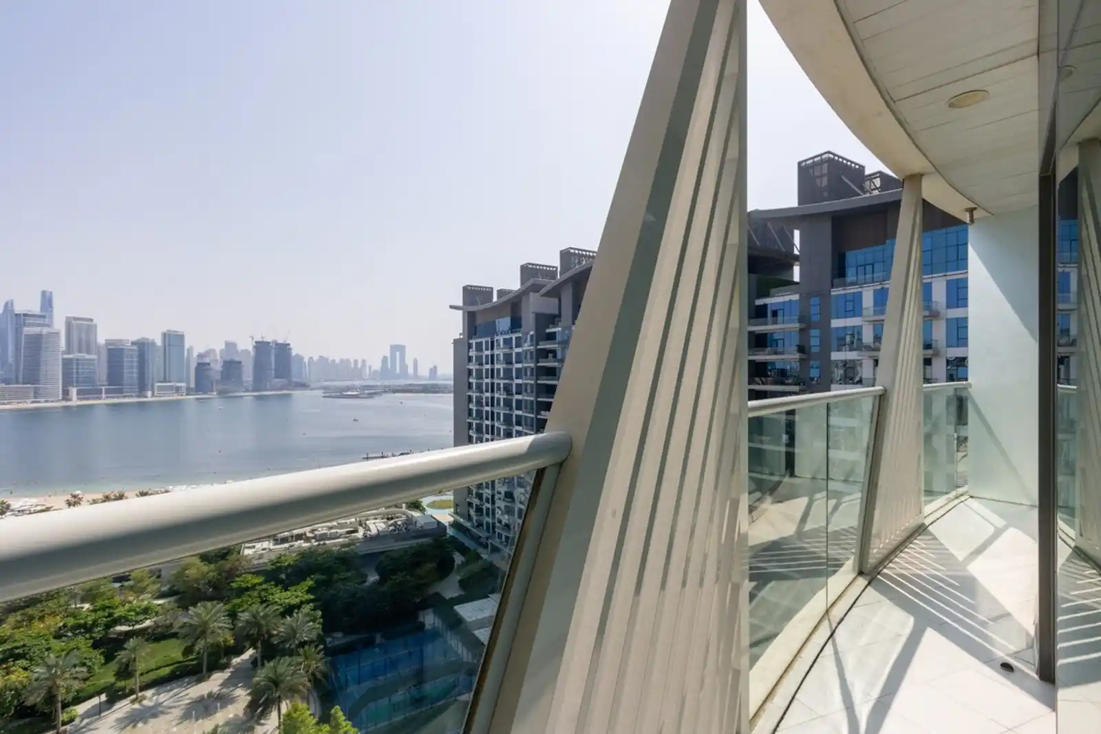 1BR Sea & Skyline Views in Seven Palm, Dubai