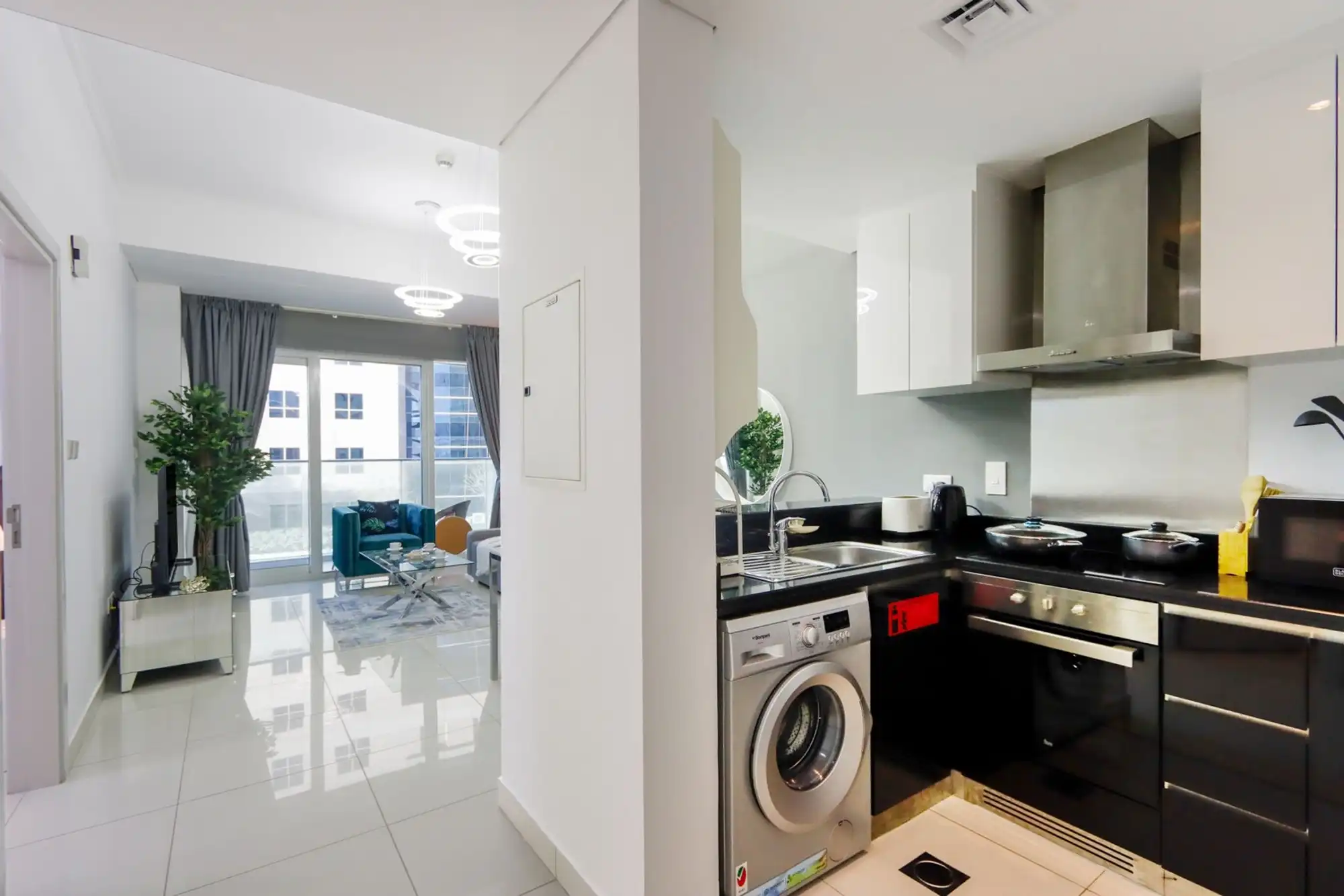 1BR with Balcony, Steps from JBR & Marina Walk, Dubai