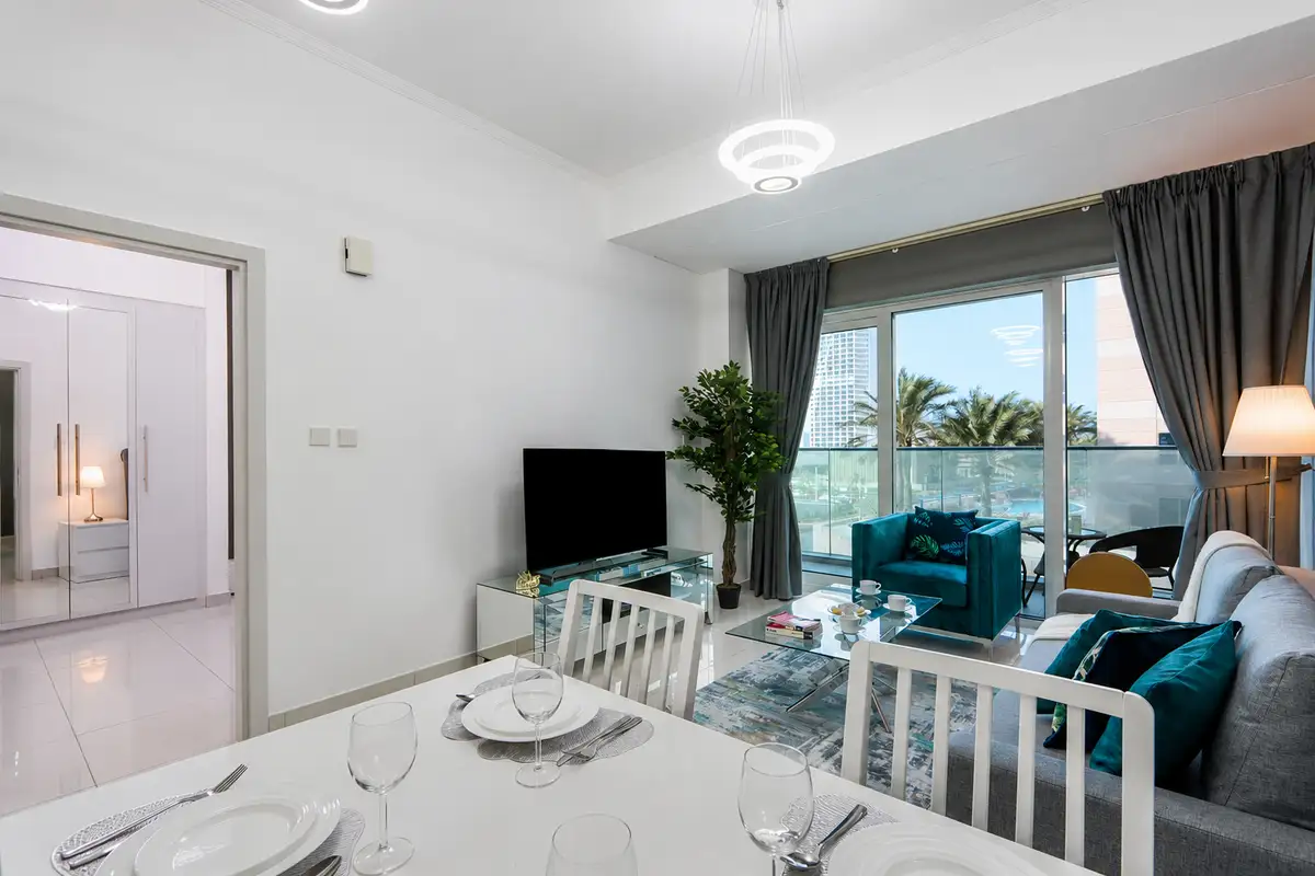 1BR with Balcony, Steps from JBR & Marina Walk, Dubai