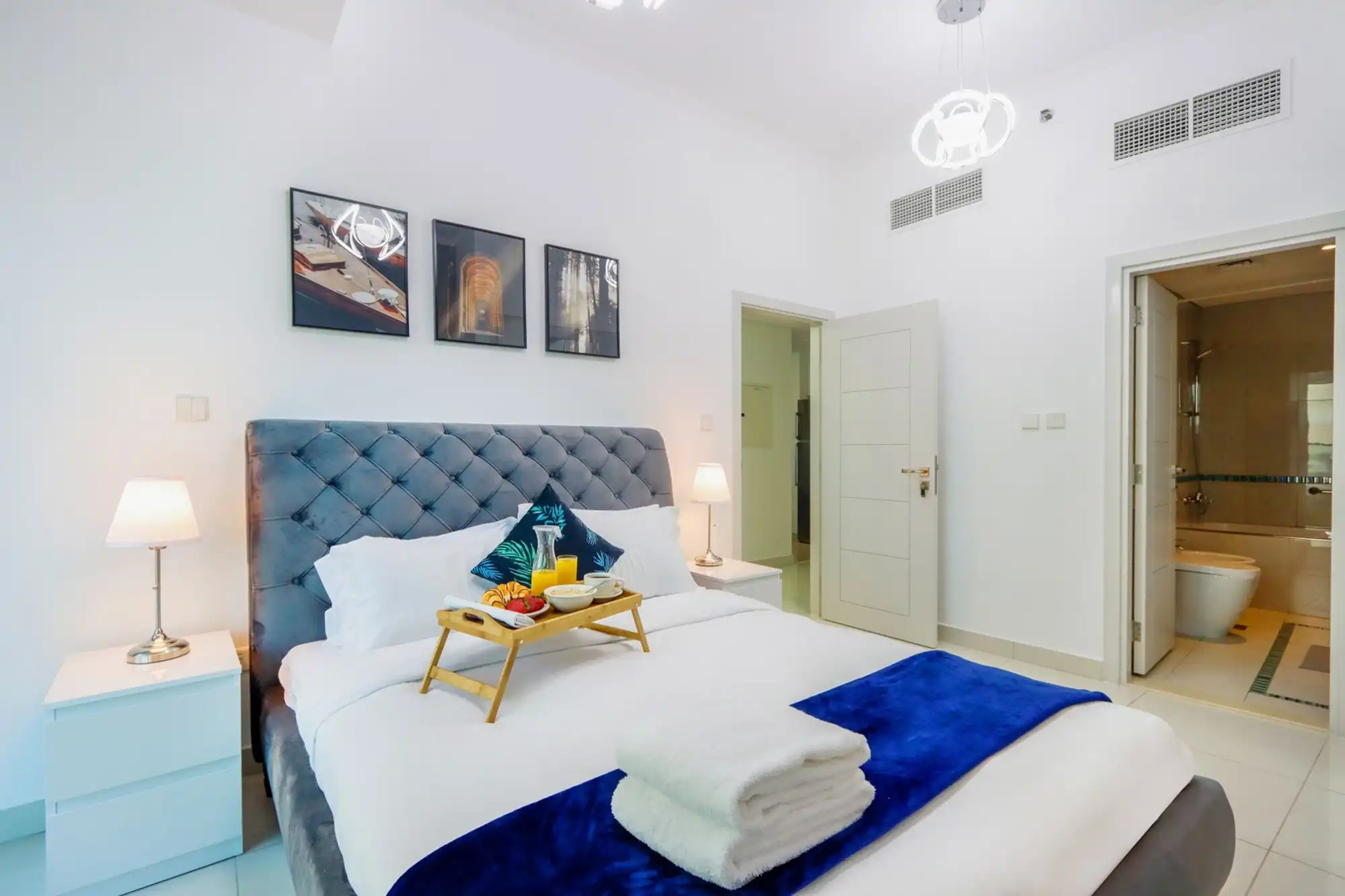1BR with Balcony, Steps from JBR & Marina Walk, Dubai