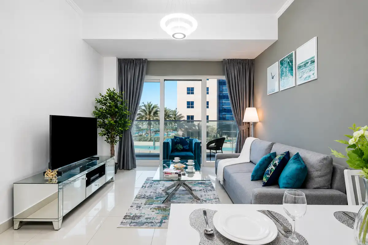 1BR with Balcony, Steps from JBR & Marina Walk, Dubai
