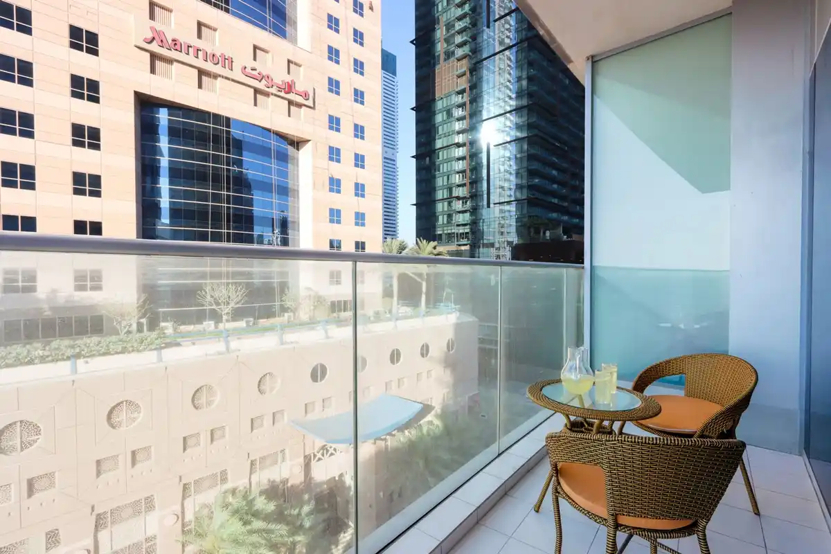 1BR with Balcony, Steps from JBR & Marina Walk, Dubai