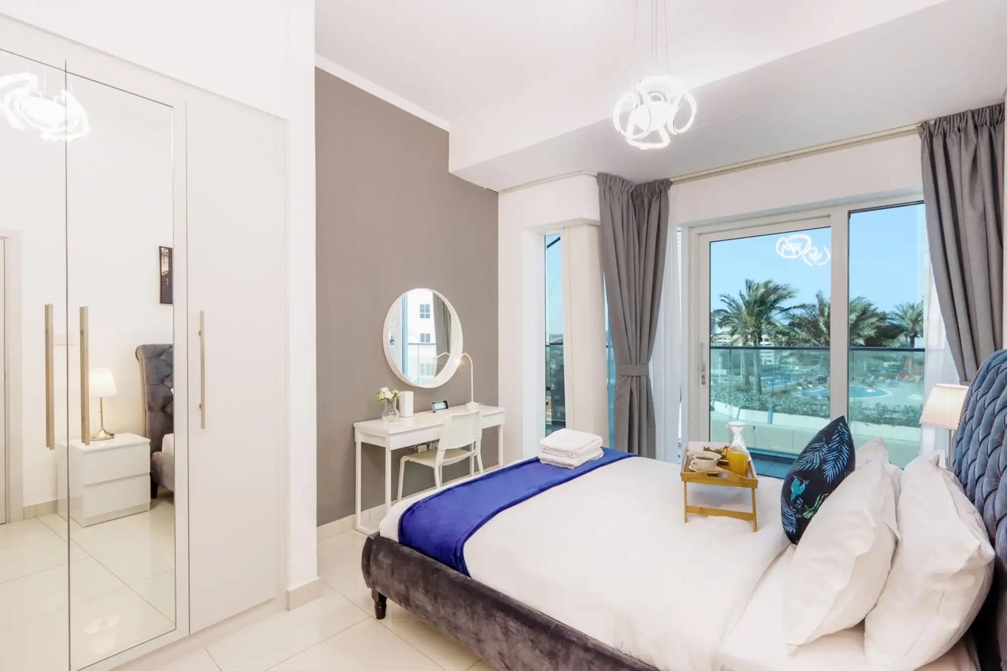 1BR with Balcony, Steps from JBR & Marina Walk, Dubai