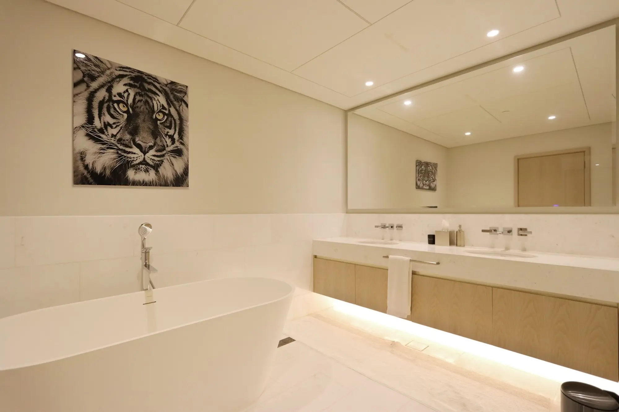 1BR with Sea View in Palm Tower, Dubai