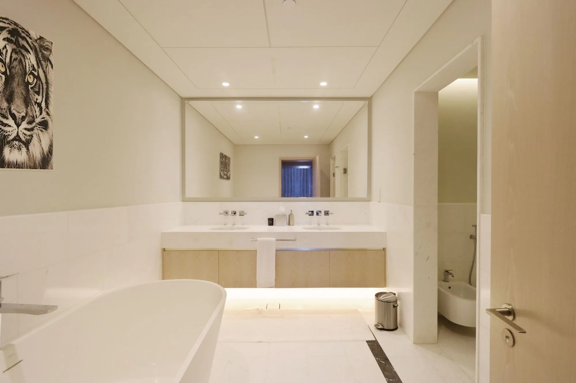 1BR with Sea View in Palm Tower, Dubai