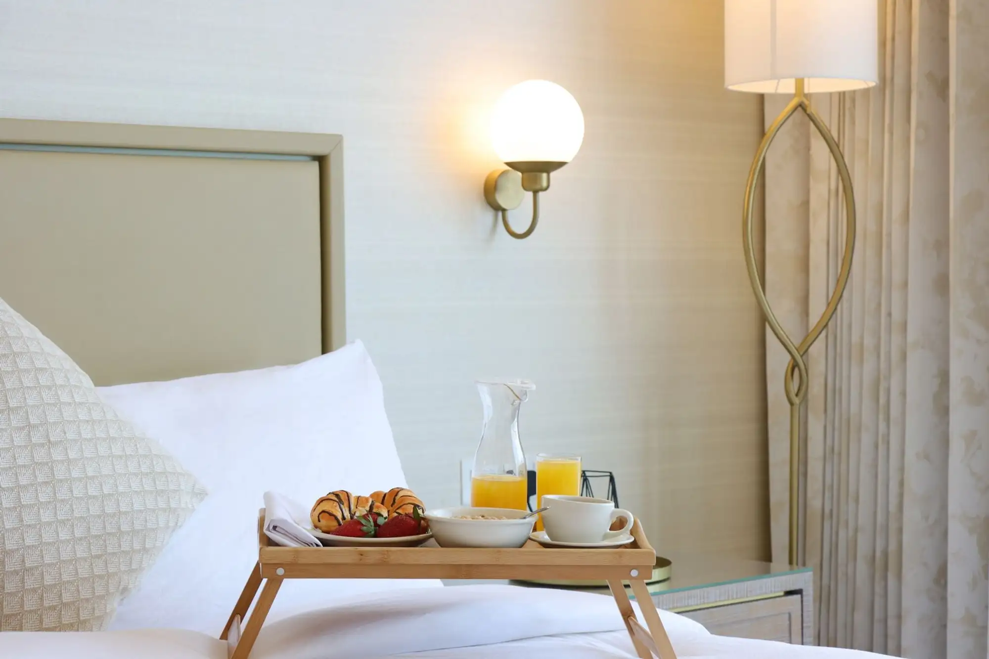 1BR with Sea View in Palm Tower, Dubai