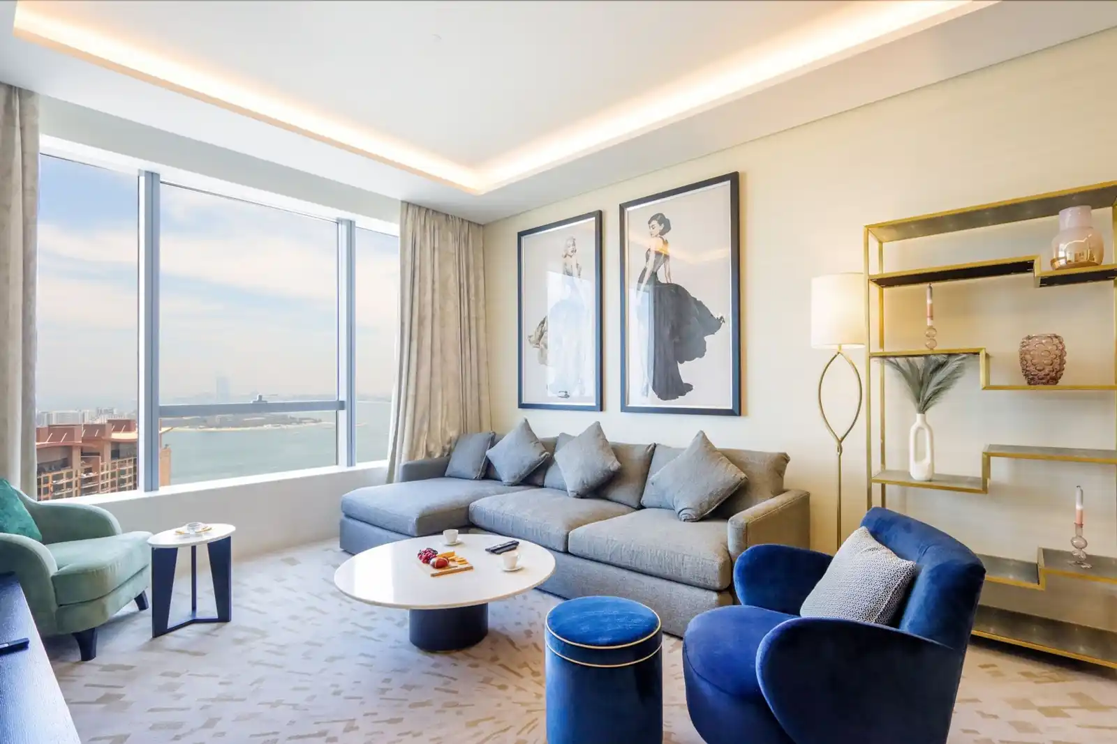 1BR with Sea View in Palm Tower, Dubai