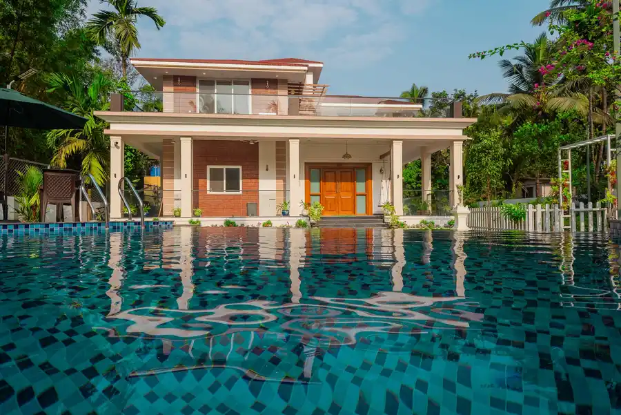 27 Flora, Alibaug