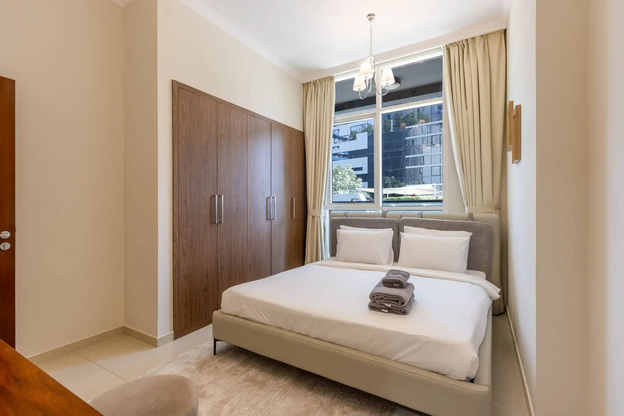 2B & Maid in Dunya 5 Min Walk to Dubai Mall, Dubai