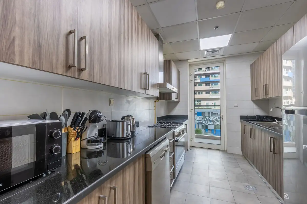 2B & Maid in Dunya 5 Min Walk to Dubai Mall, Dubai