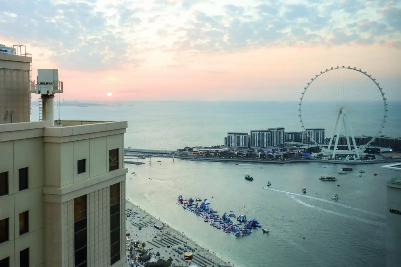2B Stunner with Iconic Ain Dubai View, Dubai