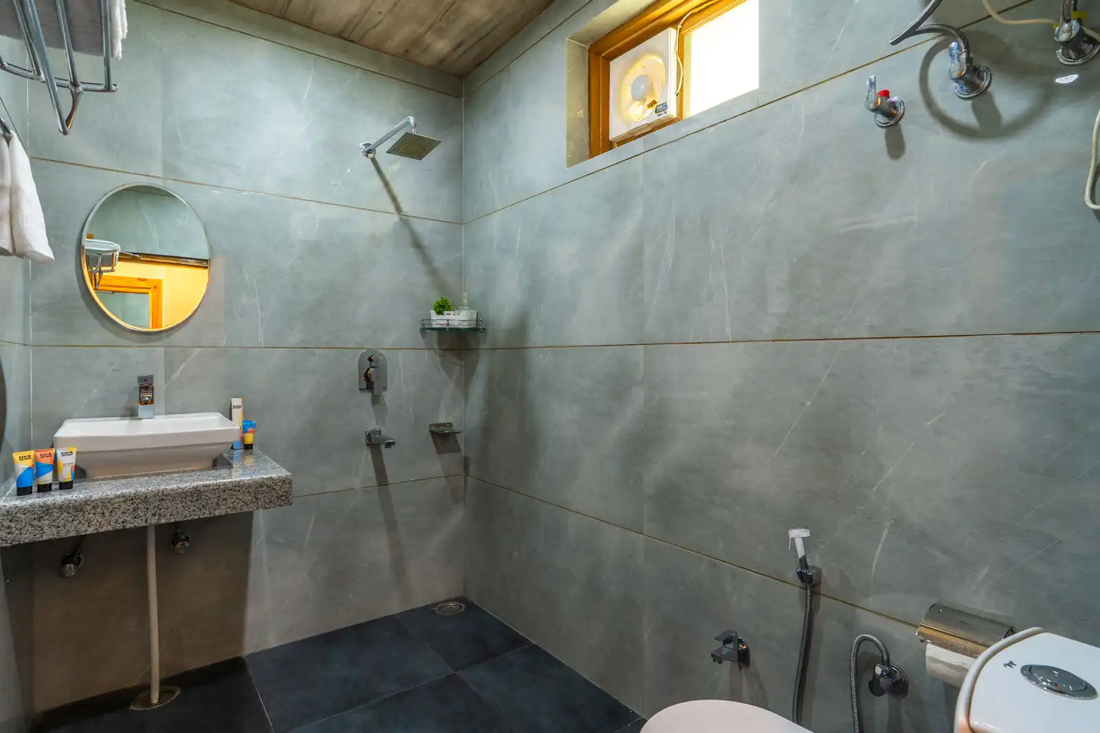 2BHK @ Nivara, Manali