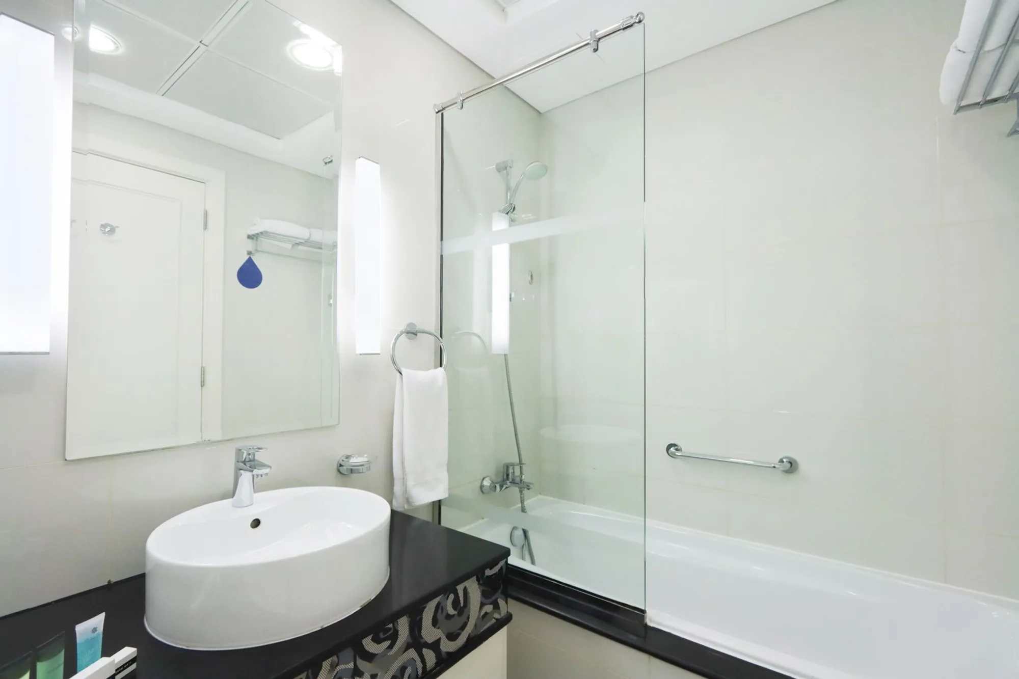 2BR in Downtown, Next to Dubai Mall, Dubai