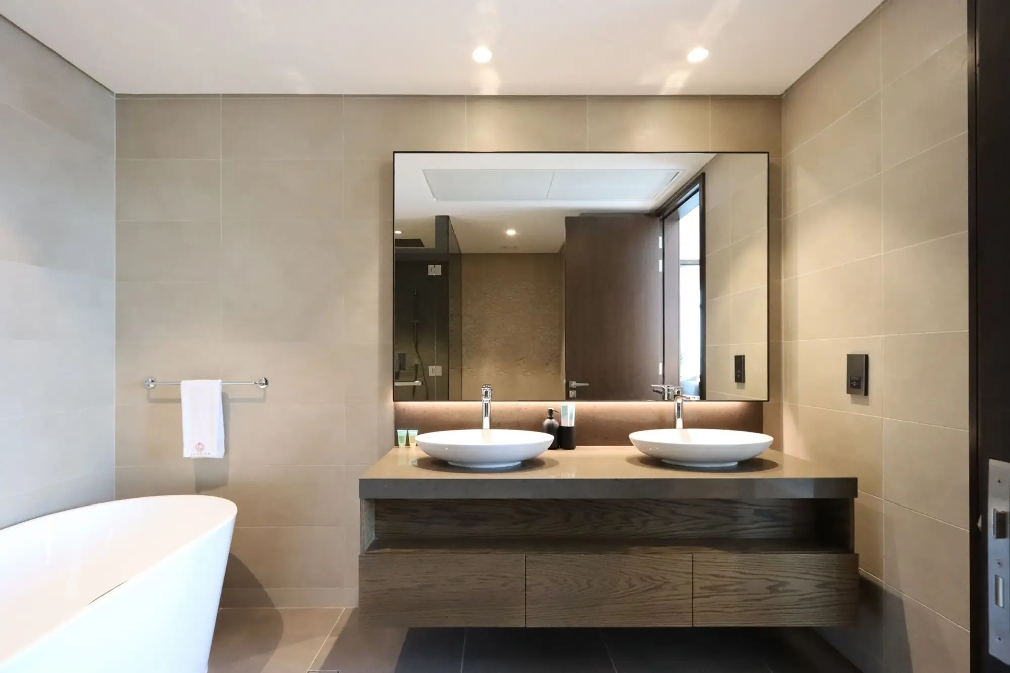 2BR Sunset View Suite -Jumeirah Living Marina Gate, Dubai