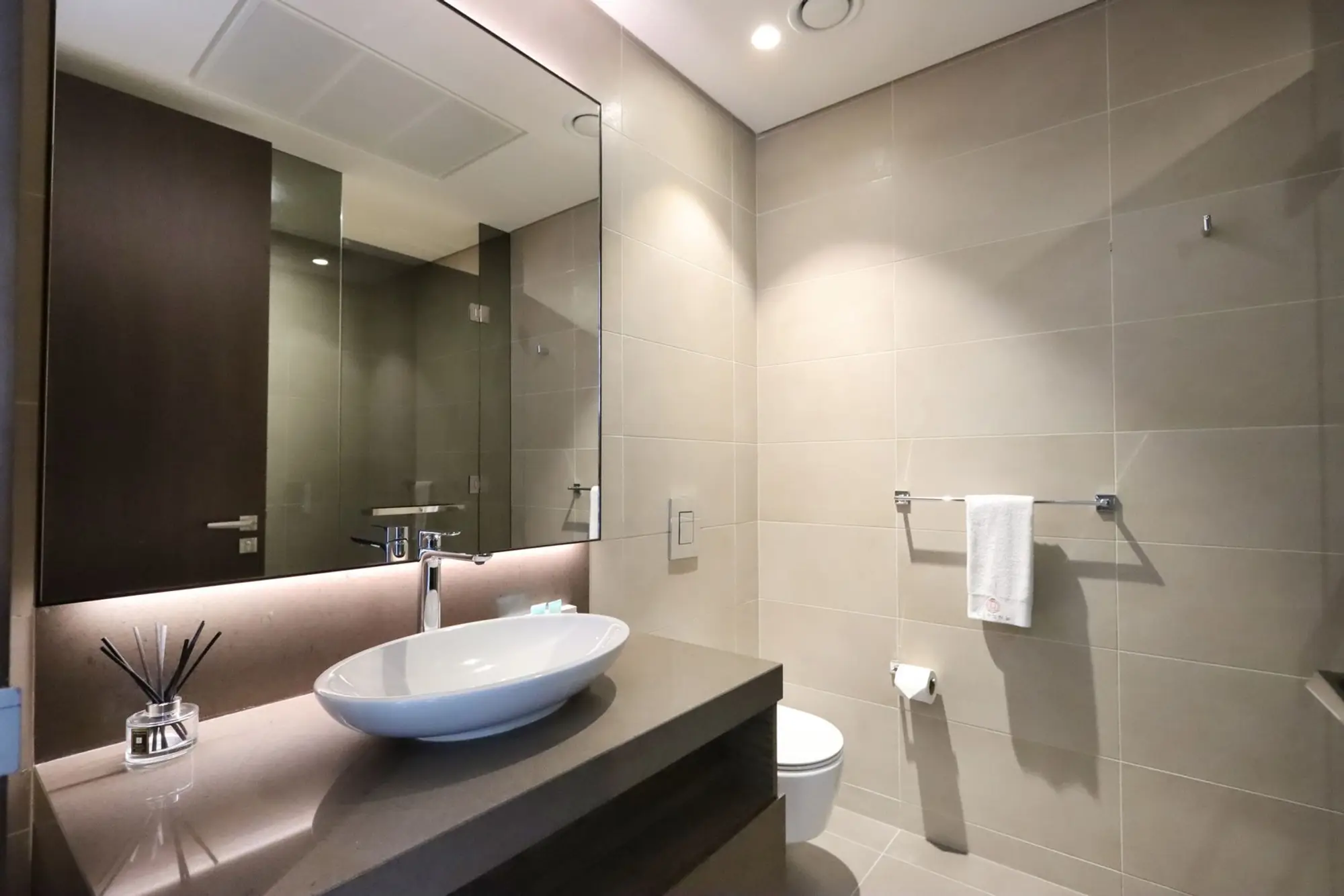2BR Sunset View Suite -Jumeirah Living Marina Gate, Dubai