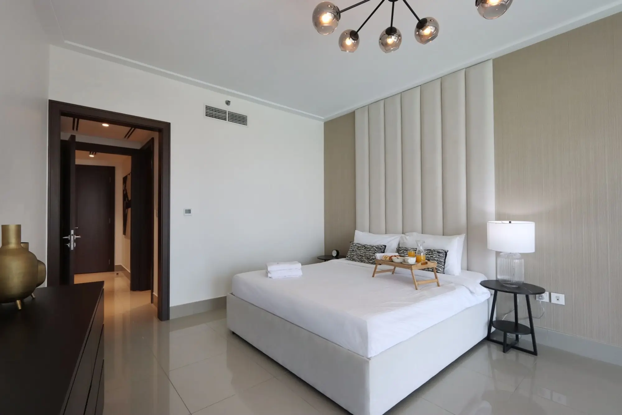 2BR with Iconic Burj and Dubai Fountain Views, Dubai