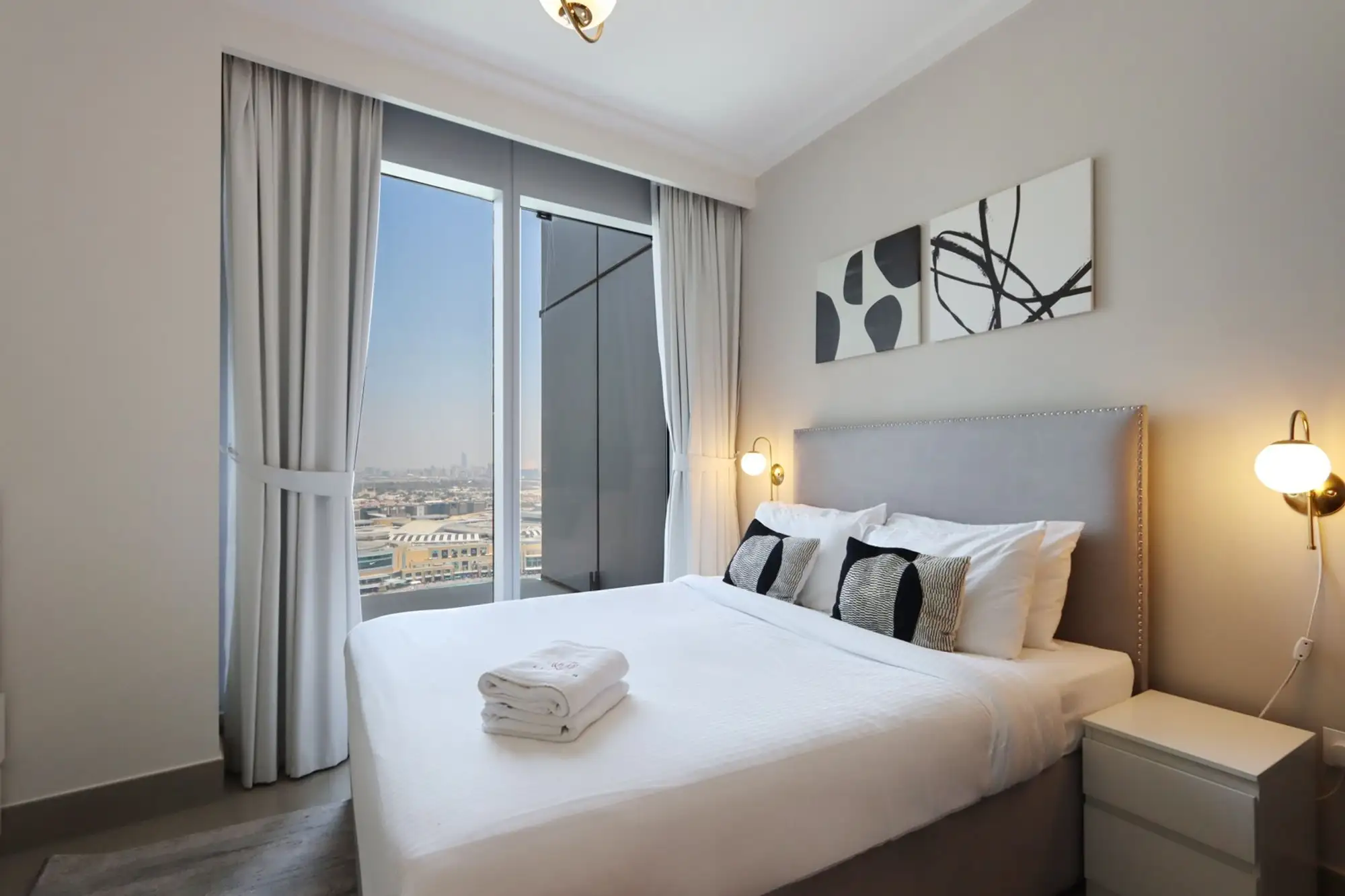 2BR with Iconic Burj and Dubai Fountain Views, Dubai