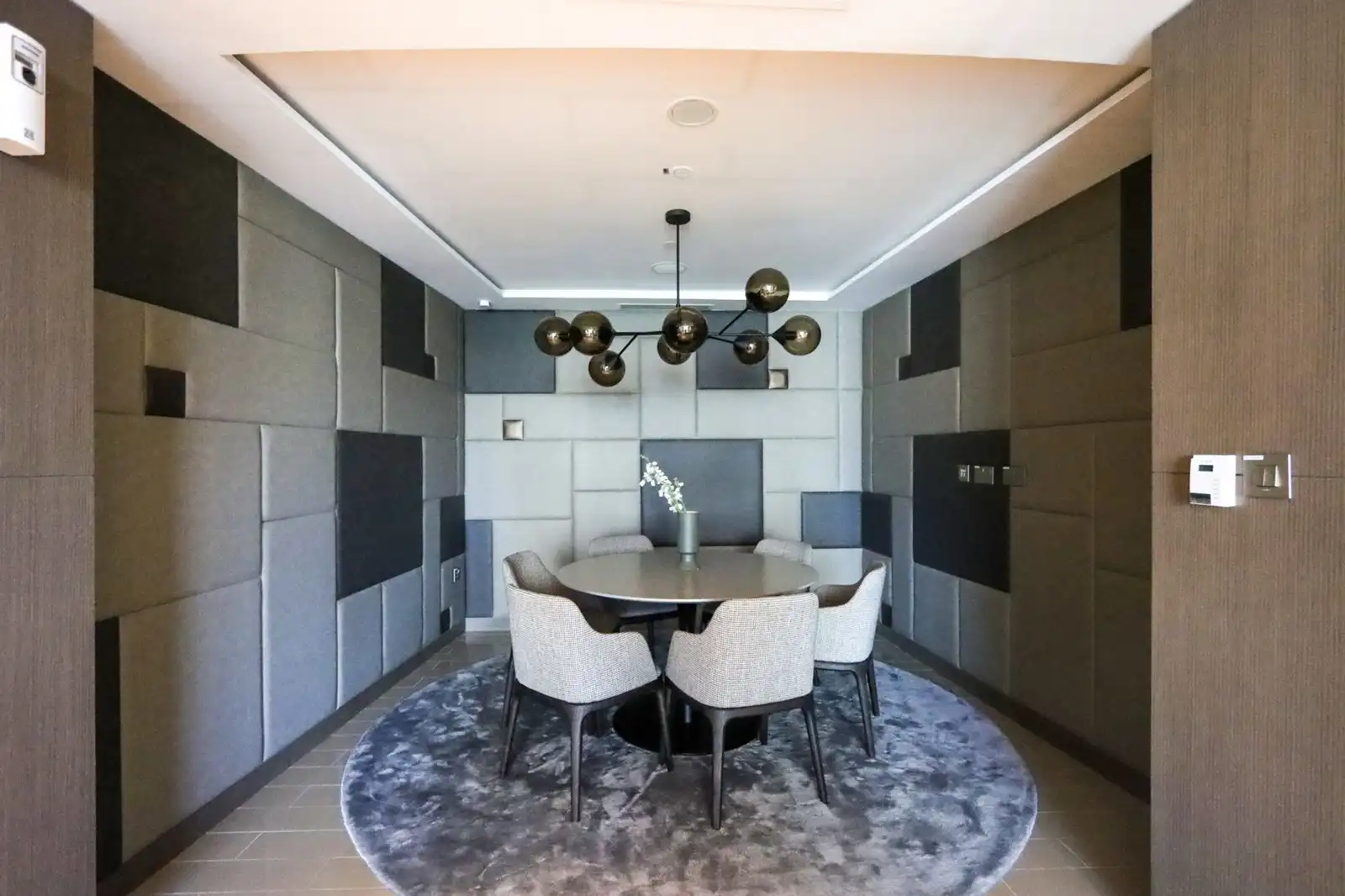 2BR with Iconic Burj and Dubai Fountain Views, Dubai