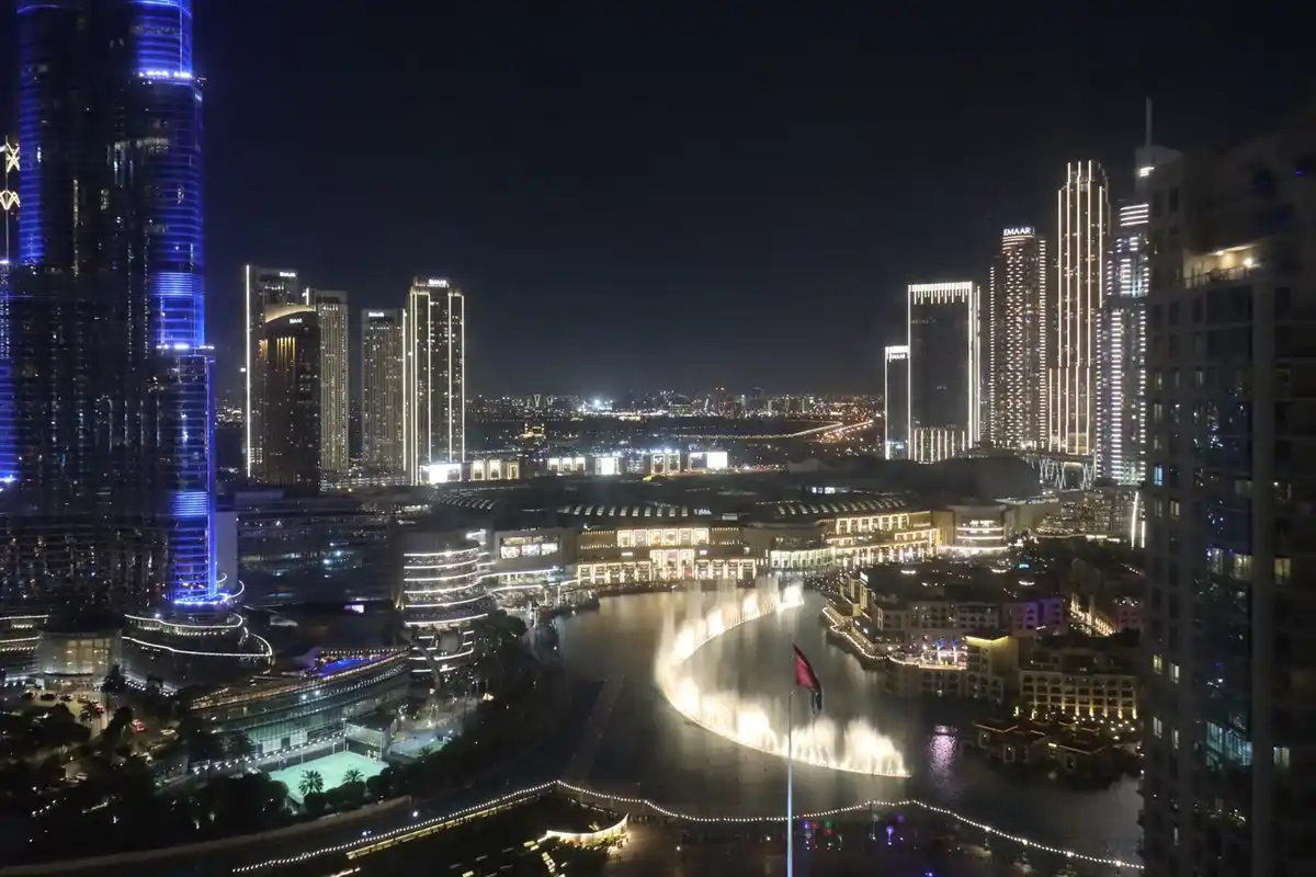 2BR with Iconic Burj and Dubai Fountain Views, Dubai