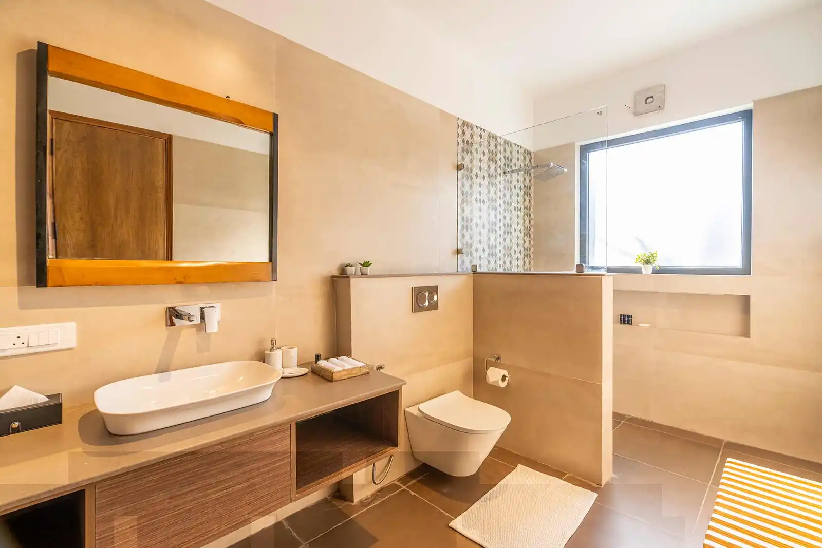 3 Rooms @ Savara w/ Heated Infinity Pool and Jacuzzi, Kasauli