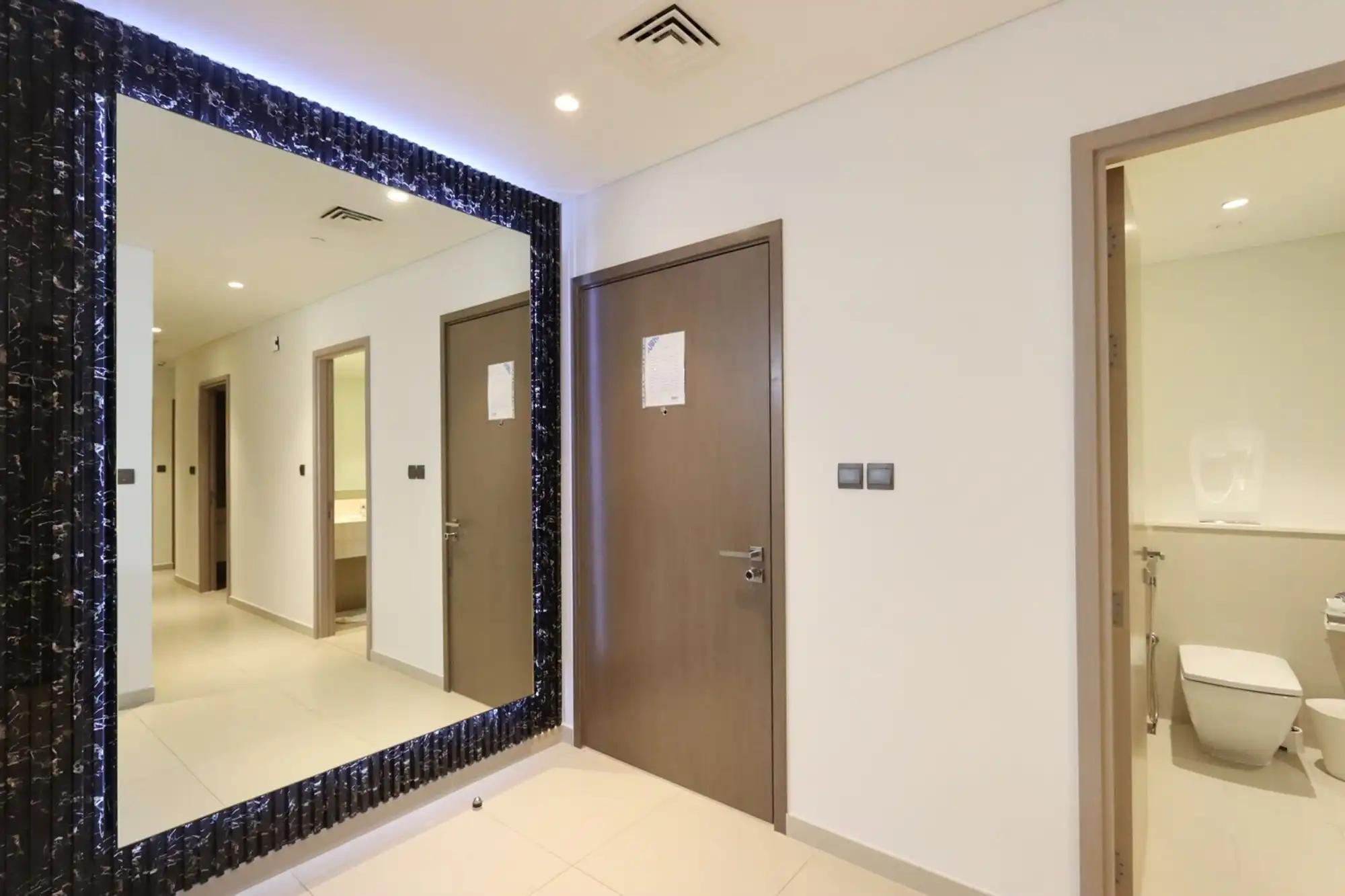 3BR + 1 with Burj and Fountain Views, Dubai