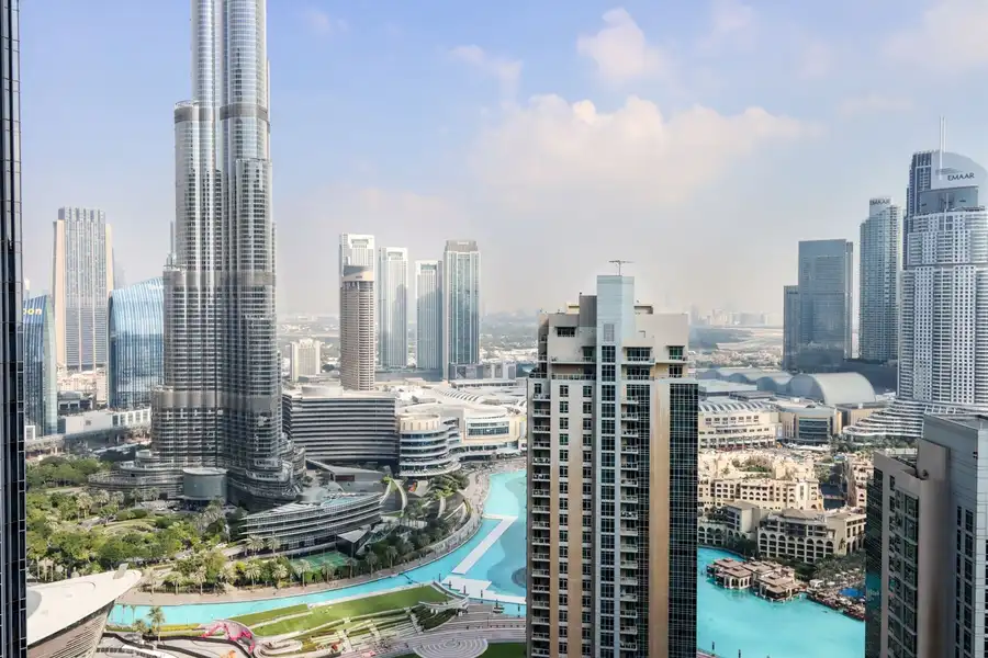 3BR + 1 with Burj and Fountain Views, Dubai