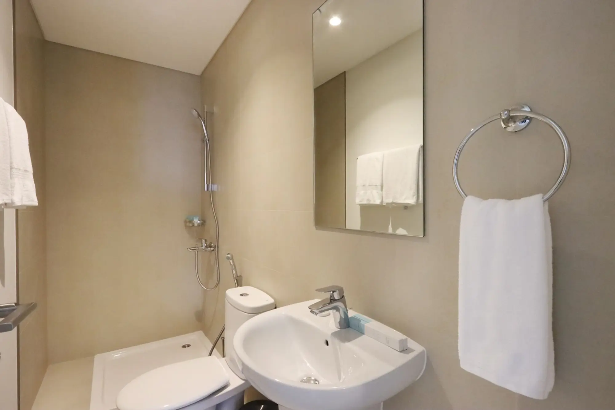 3BR Suite next to Dubai Mall with Burj View, Dubai