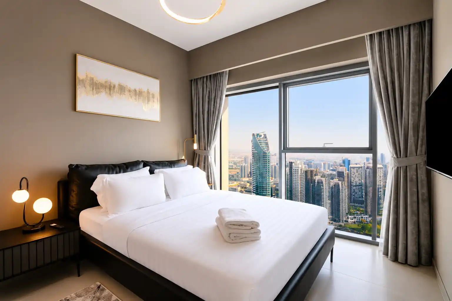 3BR Suite with Burj and Fountain Views, Dubai