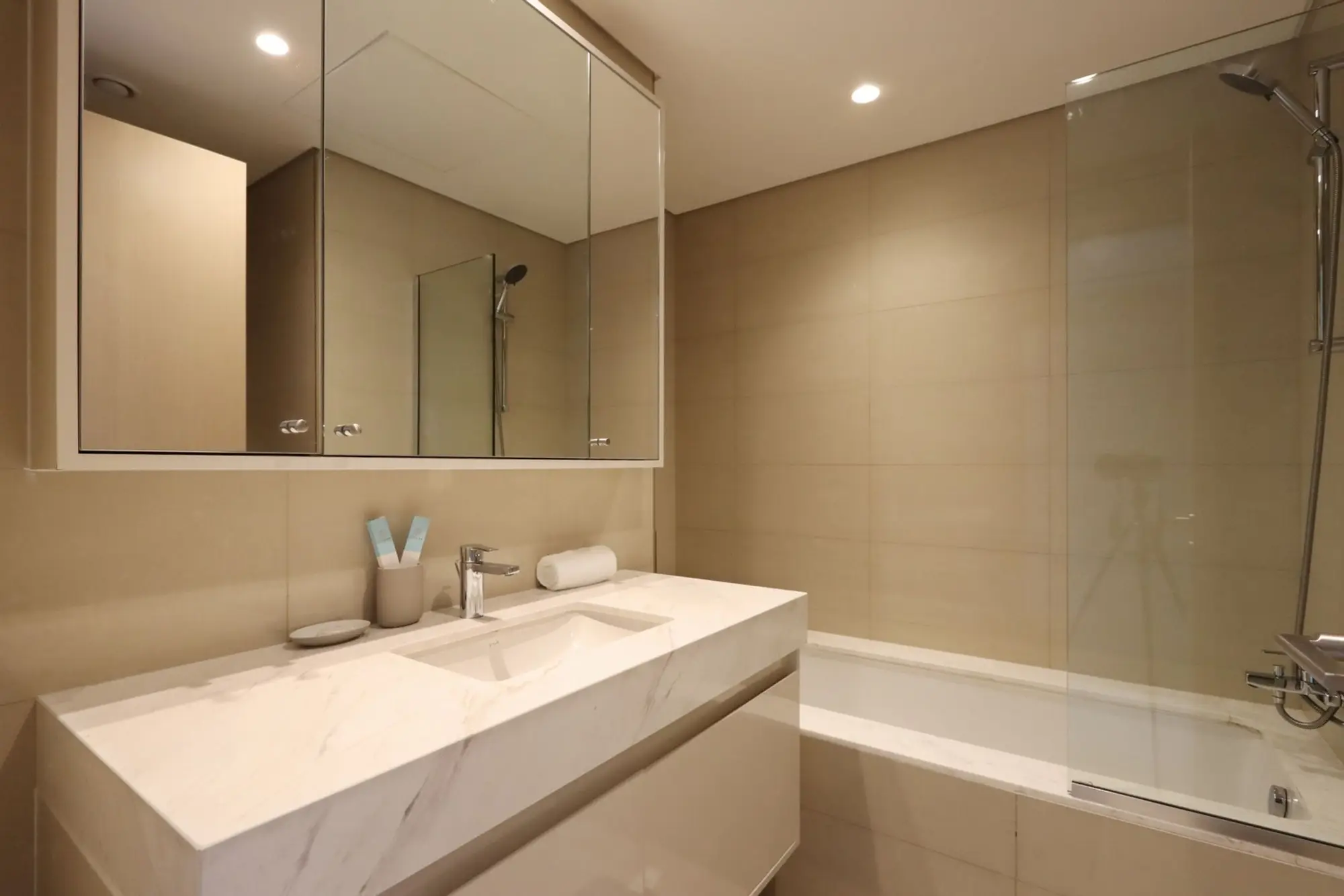 3BR Suite with Burj and Fountain Views, Dubai