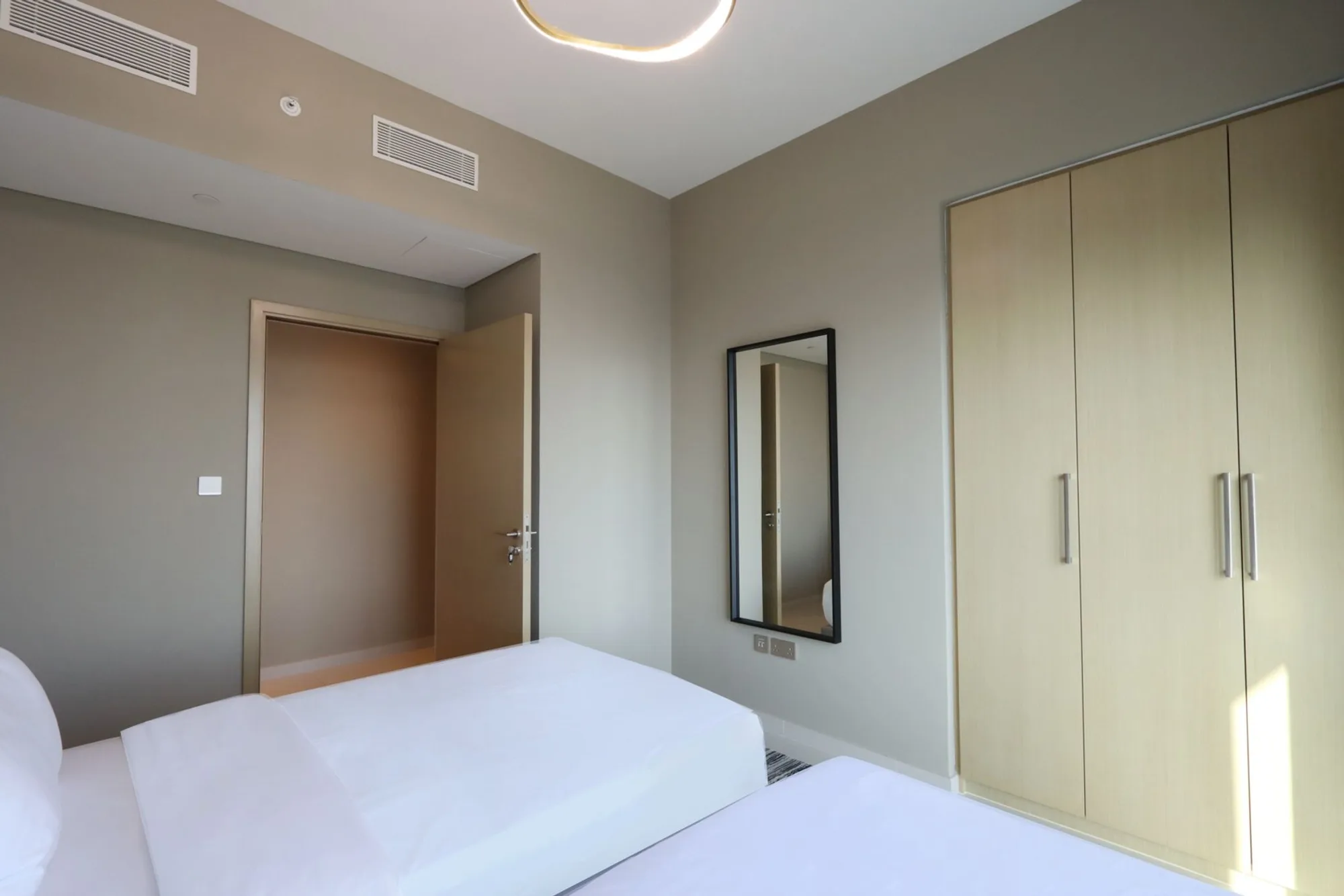 3BR Suite with Burj and Fountain Views, Dubai