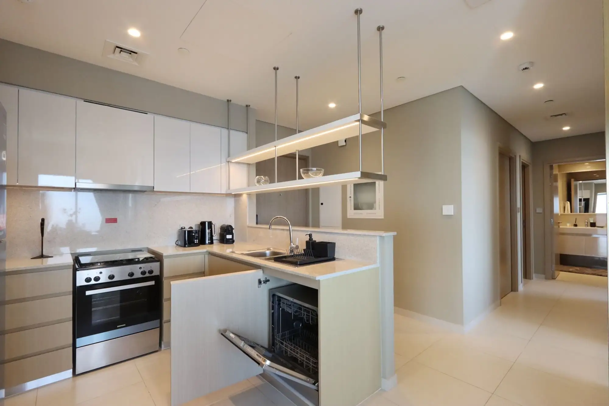 3BR Suite with Burj and Fountain Views, Dubai