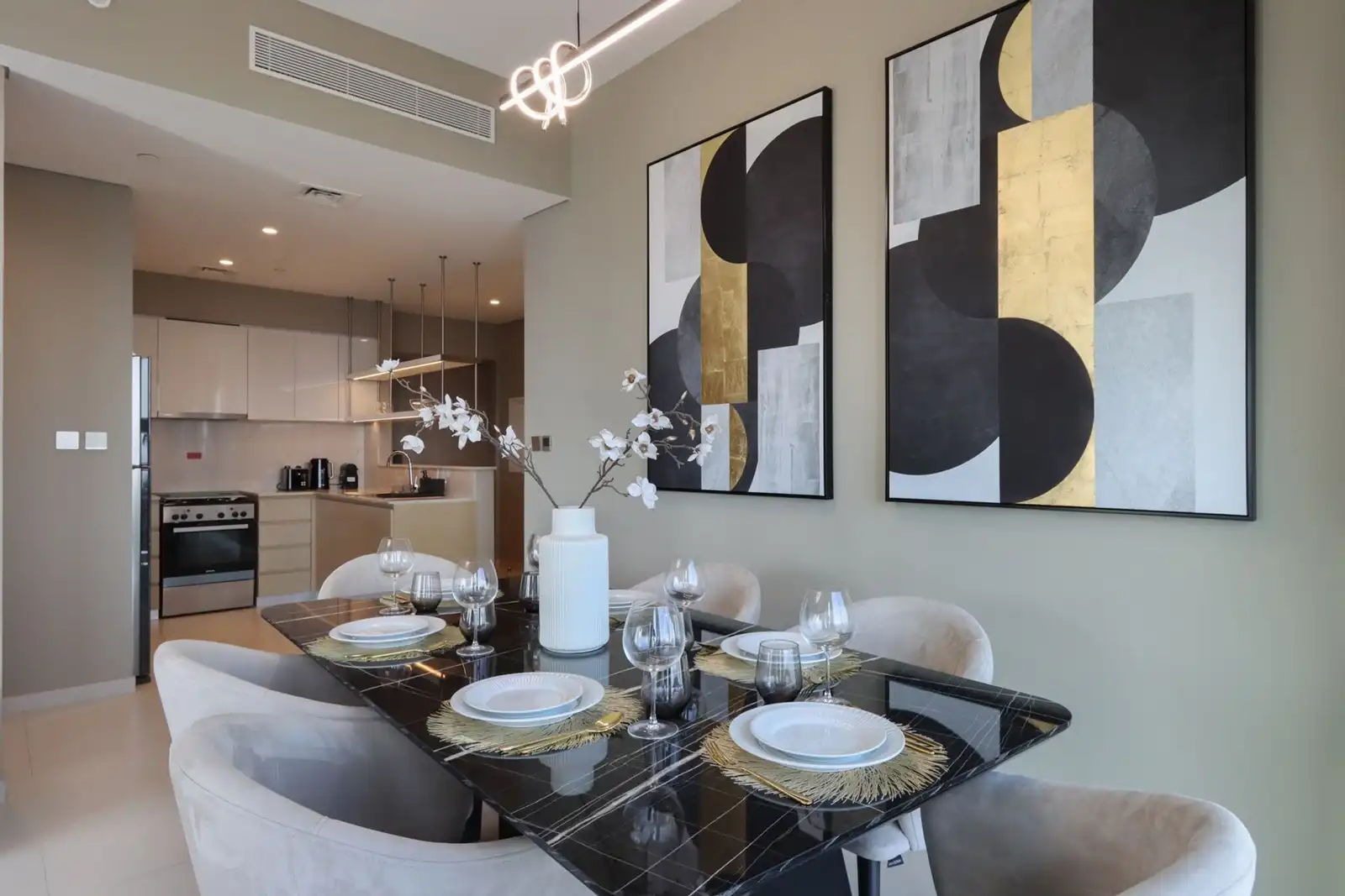3BR Suite with Burj and Fountain Views, Dubai