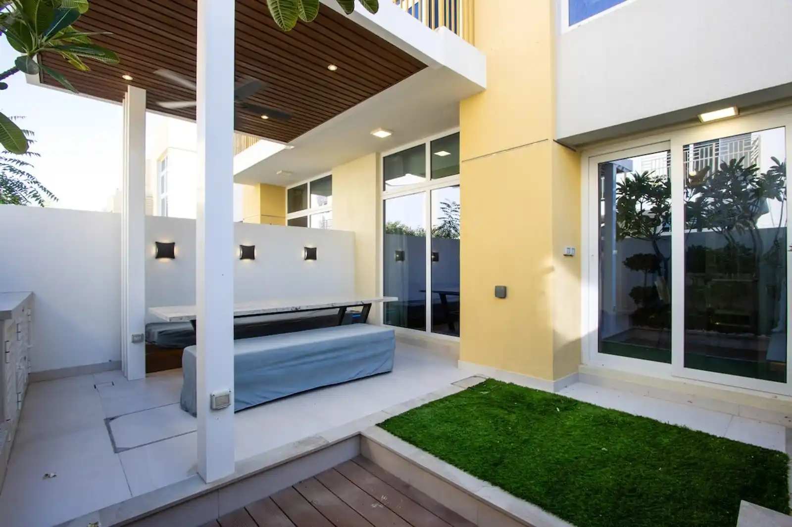 3BR Townhouse Rooftop Terrace Just Cavalli, Dubai