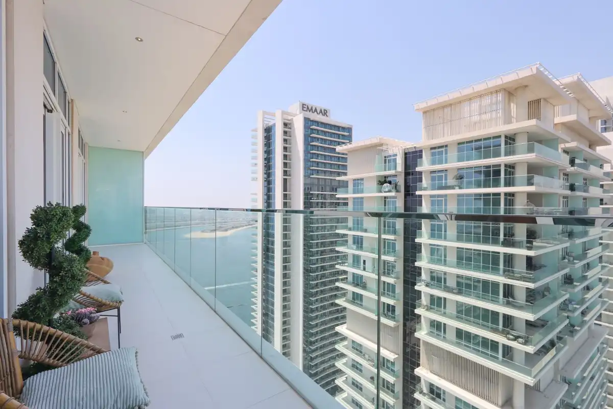3BR with Marina Skyline View & Private Beach, Dubai