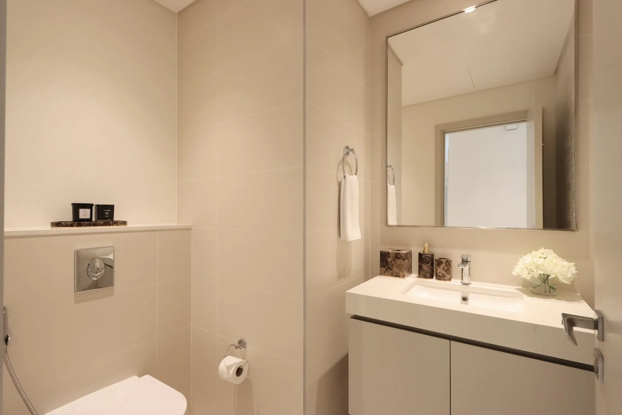 3BR with Marina Skyline View & Private Beach, Dubai
